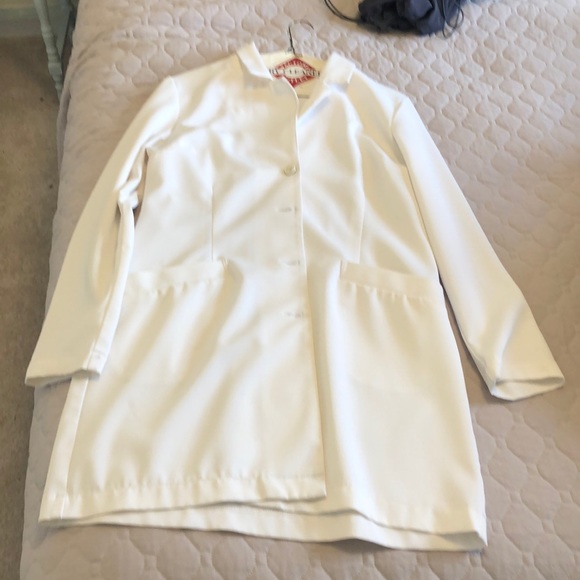 Scrubs coat by Simon Chang - Picture 1 of 3